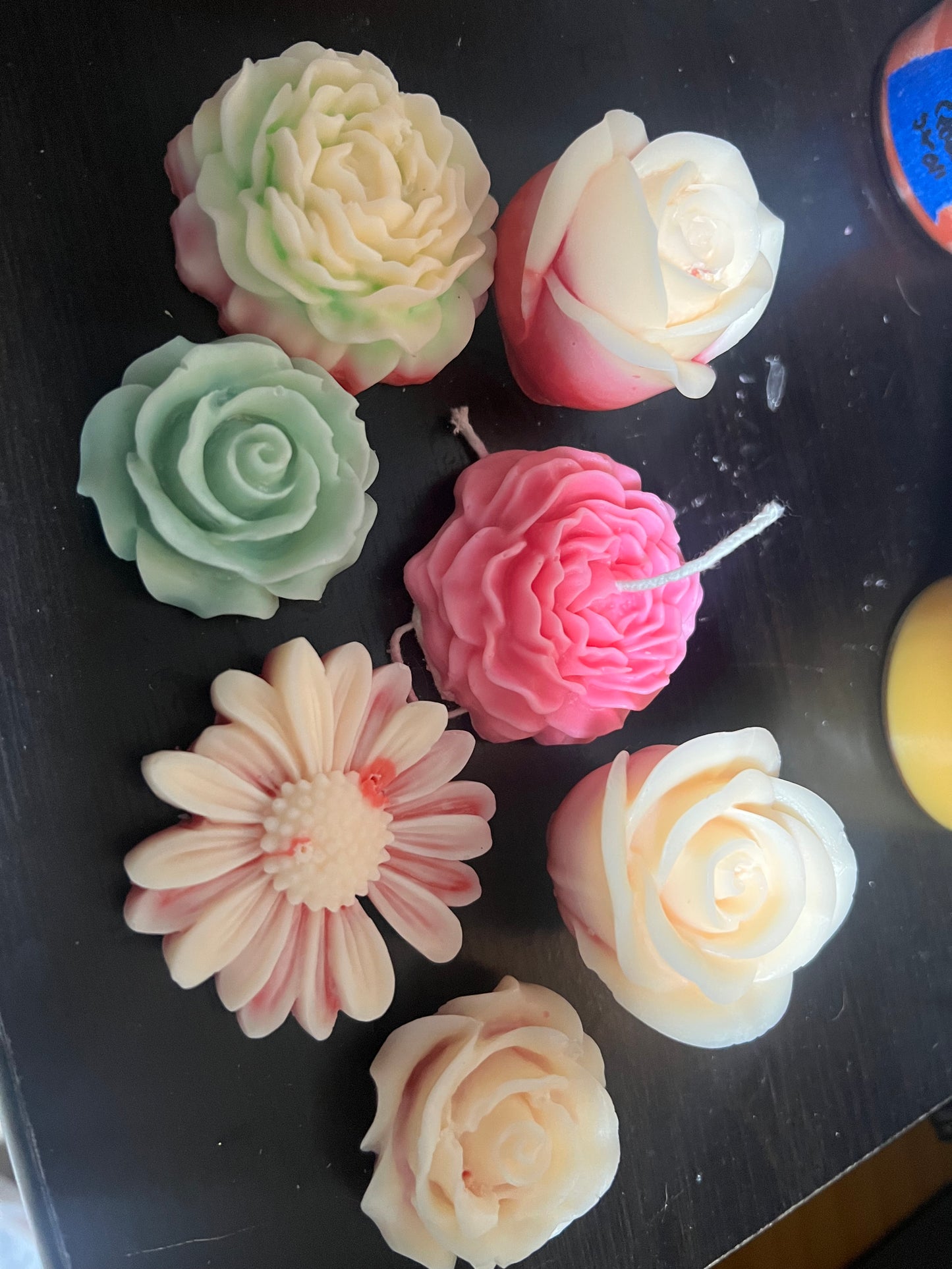 š¹ Valentineās Candle Flowers