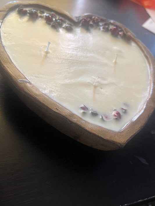 Rose Garden Calm – Heart Candle in Wooden Vessel